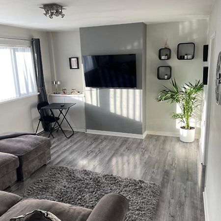 Fantastic Full 3 Bedroom Modern Apartment Belfast Buitenkant foto