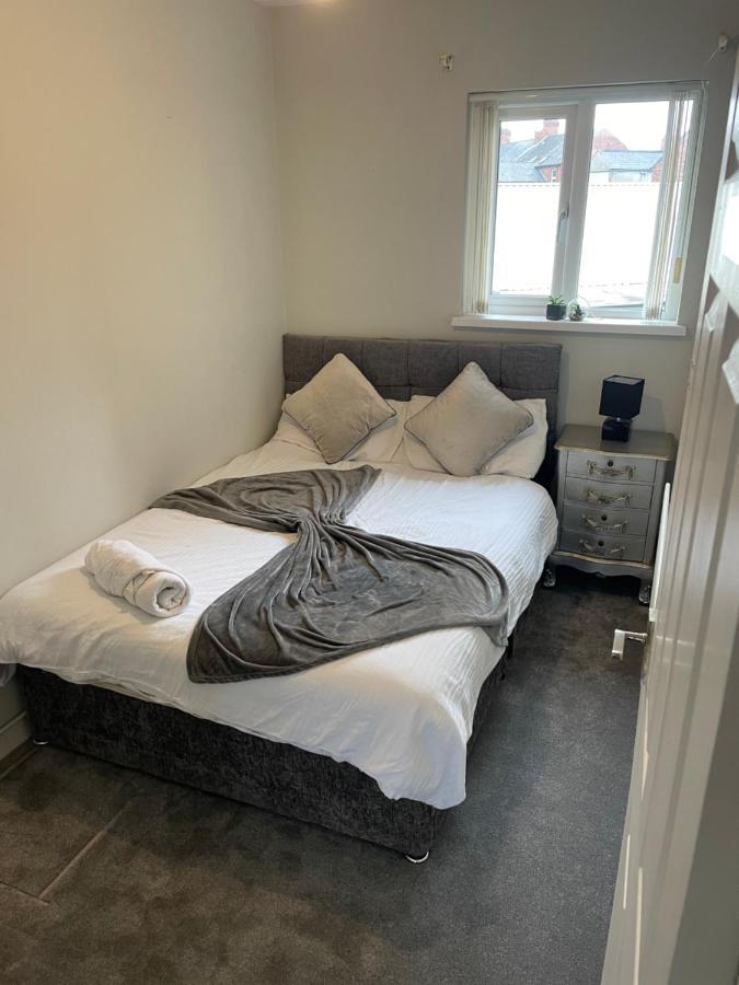Fantastic Full 3 Bedroom Modern Apartment Belfast Buitenkant foto